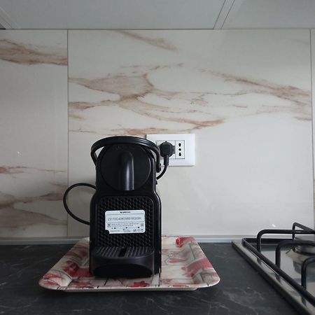 Wh - Un Posto Al Sole - Attico Monolocale Con Parcheggio Gratuito - 5 Minuti Dal Centro - Wifi Daire Sanremo Dış mekan fotoğraf