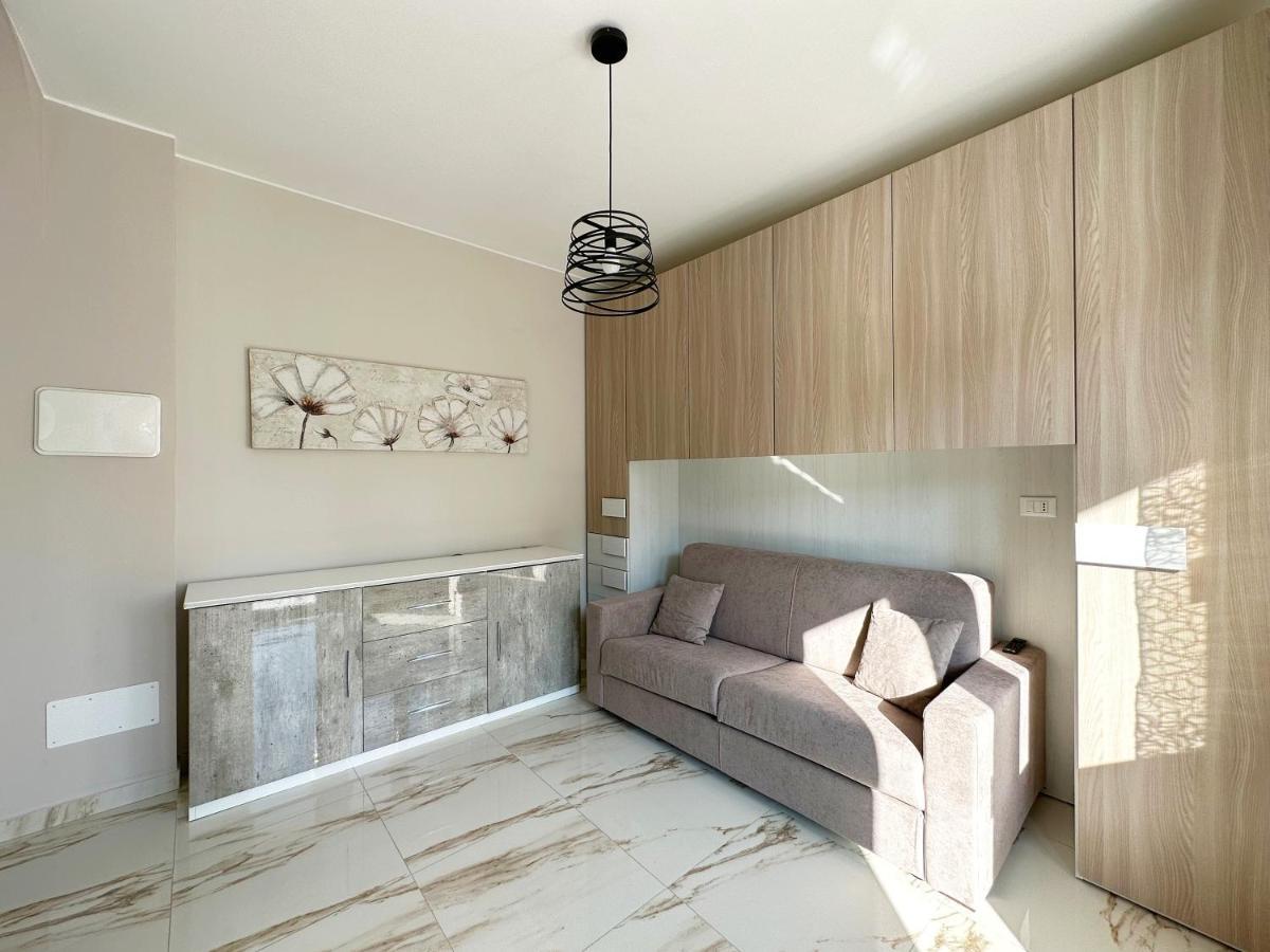 Wh - Un Posto Al Sole - Attico Monolocale Con Parcheggio Gratuito - 5 Minuti Dal Centro - Wifi Daire Sanremo Dış mekan fotoğraf