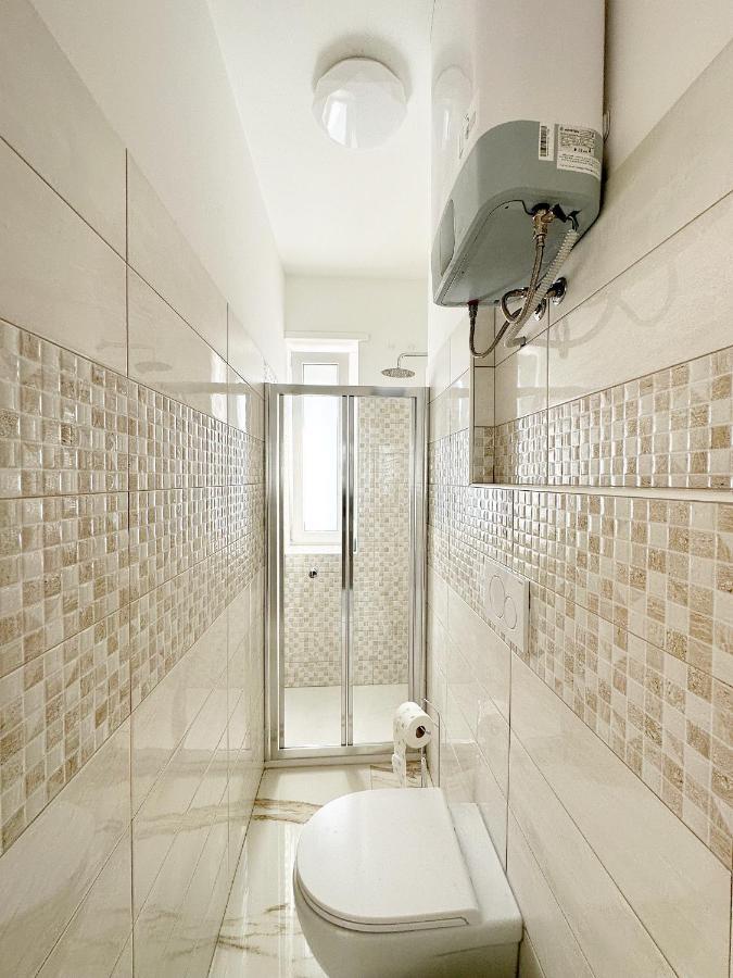 Wh - Un Posto Al Sole - Attico Monolocale Con Parcheggio Gratuito - 5 Minuti Dal Centro - Wifi Daire Sanremo Dış mekan fotoğraf